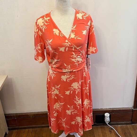 COPY - COPY - 41 Hawthorn orange white floral rayon and spandex casual dress Si… - Picture 1 of 9